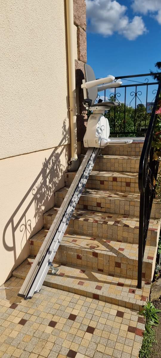 Mise en place du monte-escalier Le Mans