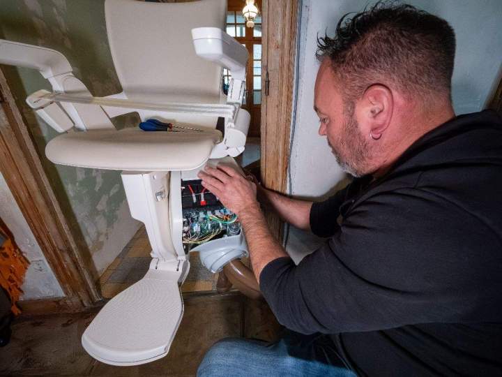 Ascenseur d'escalier Le Mans