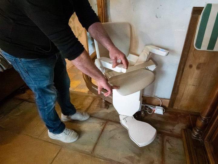 Mise en place de monte-escalier pour PMR au Mans