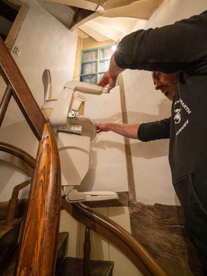 Pose de monte-escalier pour PMR Le Mans